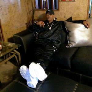 Meet your Posher, Larry